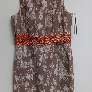 Taylor Floral Patterned Dress in Gray and White